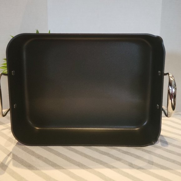 The Pampered Chef Roast Pan - Picture 3 of 13